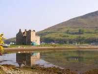 lochranza-castle.jpg