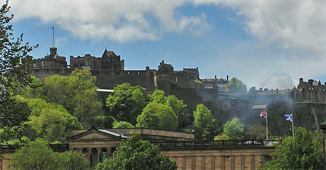 Smoke from the 1 o'clock gun at Edinburgh Castle