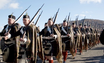 Atholl-Highlanders Marching