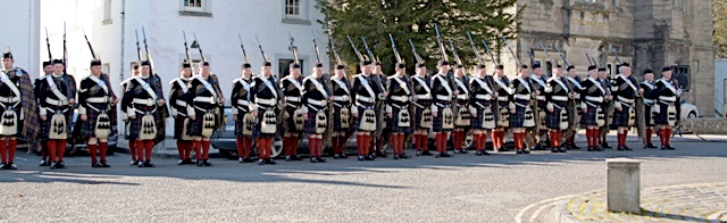 atholl highlanders parade